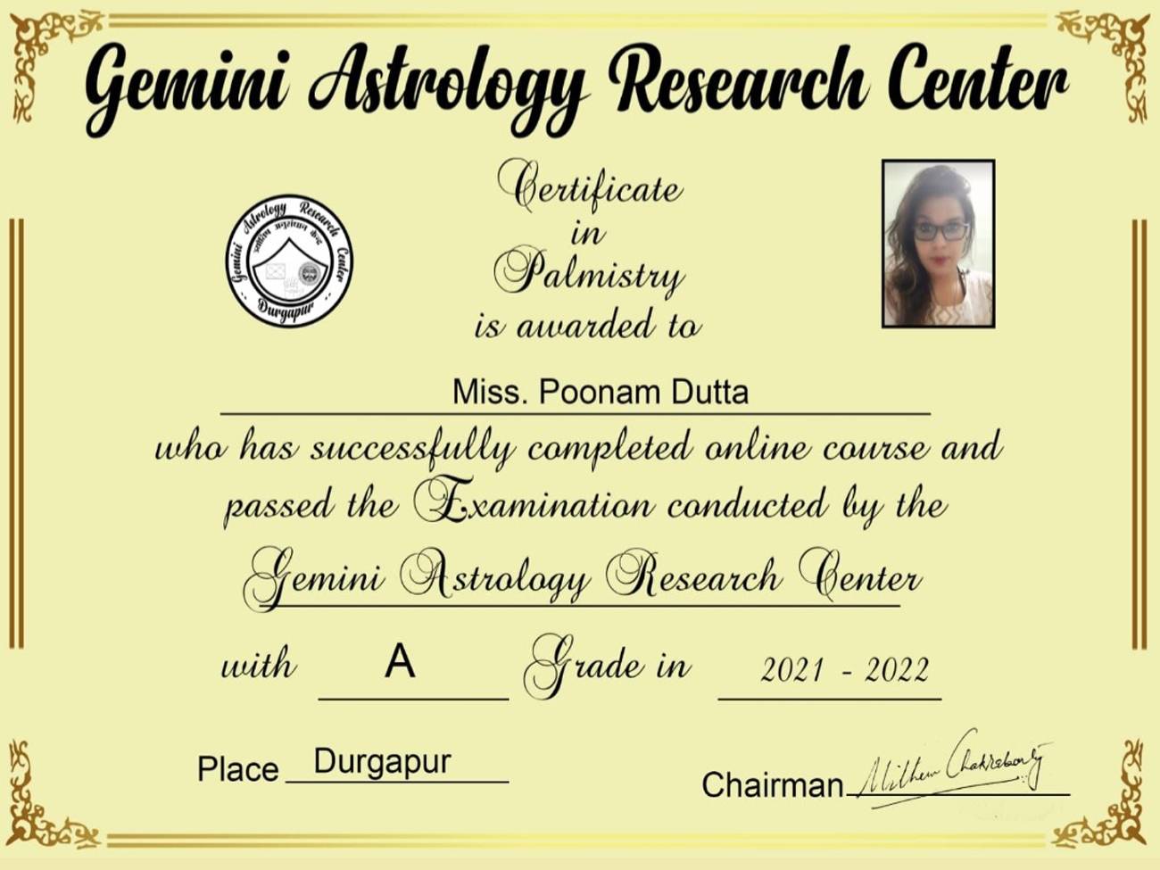 Poonam Dutta certificate in palmistry